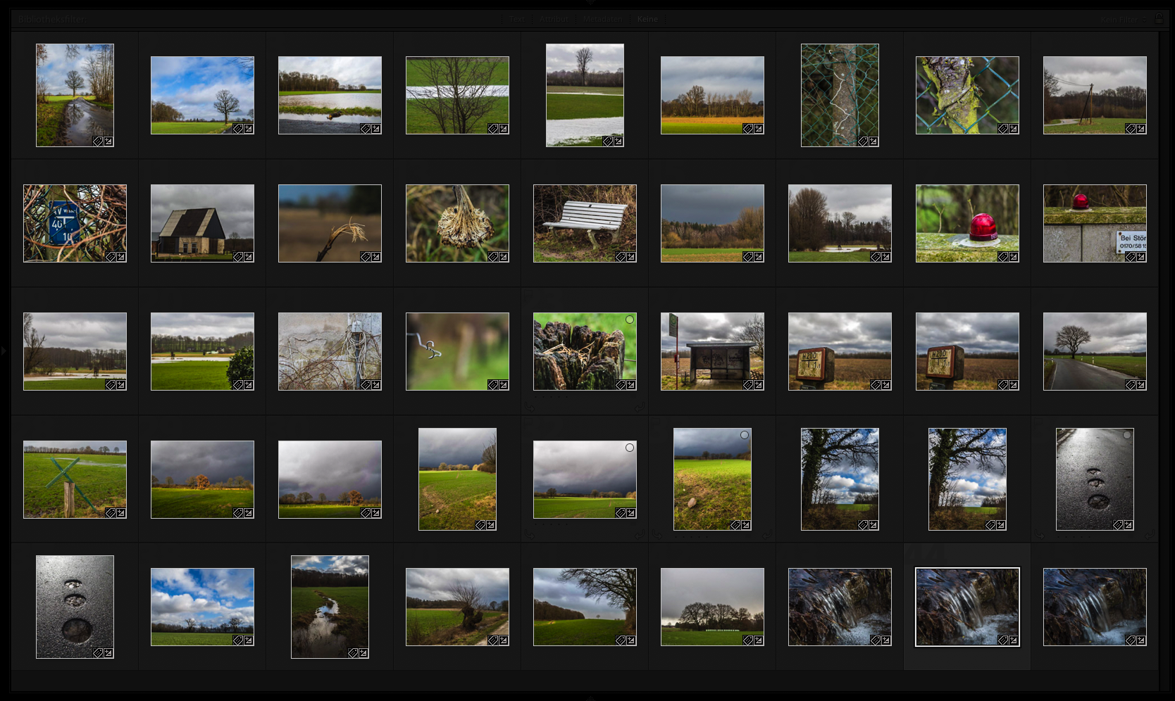 Eine Gesamtansicht von 45 Landschaftsfotos als Screenshot aus der Fotodatenbank 